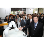 พีไอเอ็ม ทุ่ม 50 ล้าน เปิดศูนย์นวัตกรรมหุ่นยนต์ฯ พีไอเอ็ม ทุ่ม 50 ล้าน เปิดศูนย์นวัตกรรมหุ่นยนต์ฯ